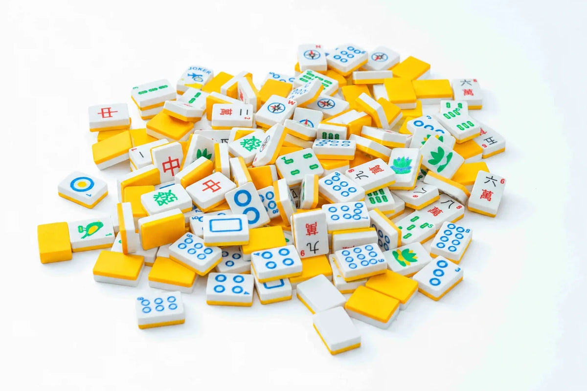 Compass mahjong tiles in Gold