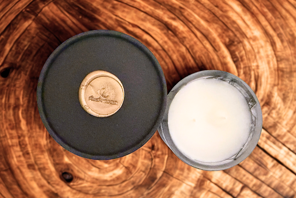 Jacmel Dusk vetiver and mandarin luxury candle, view 4