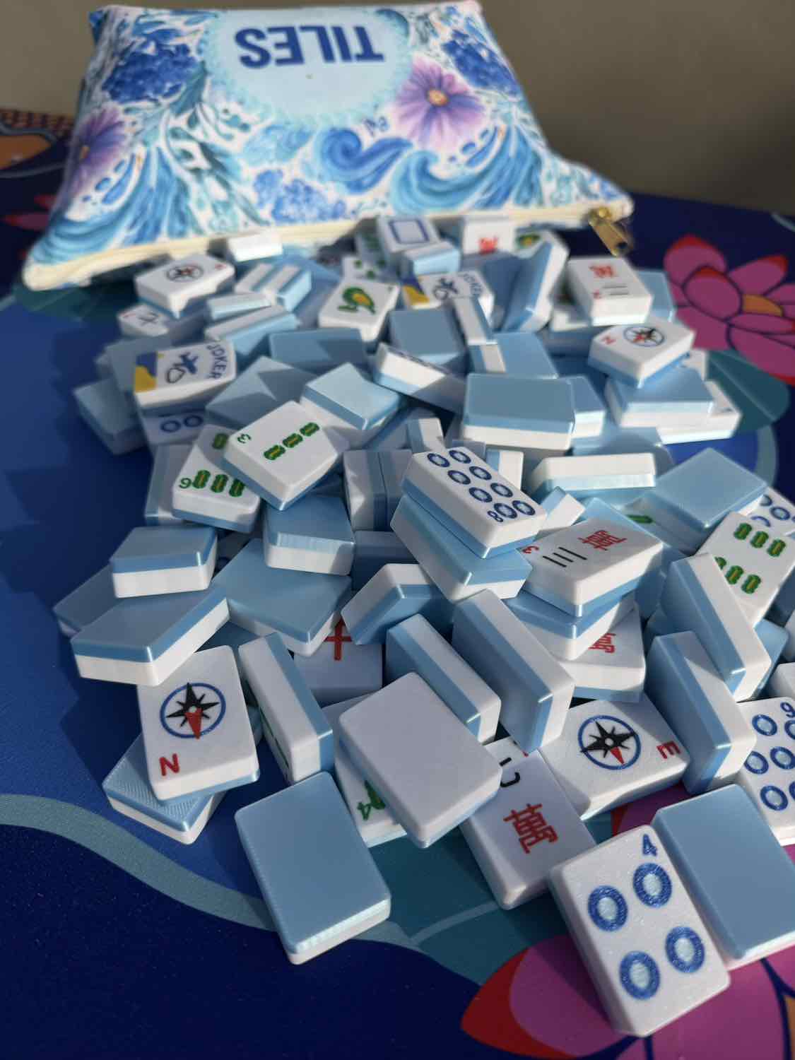 Compass mahjong tiles