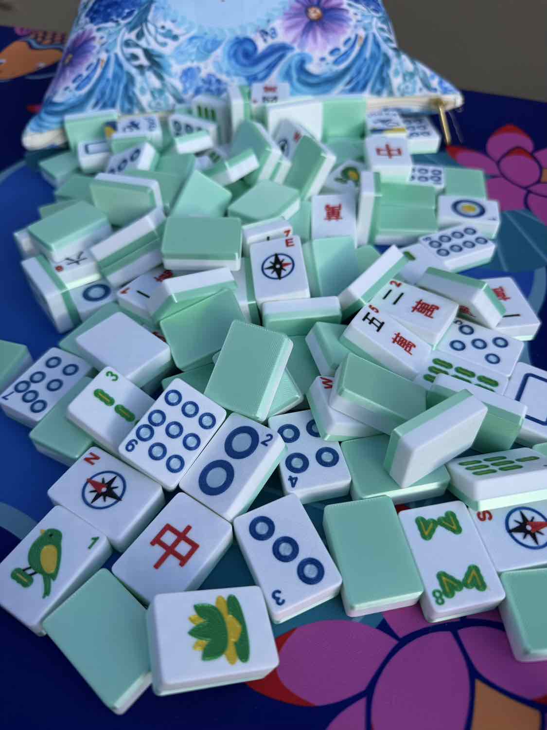 Compass mahjong tiles in Mint Green