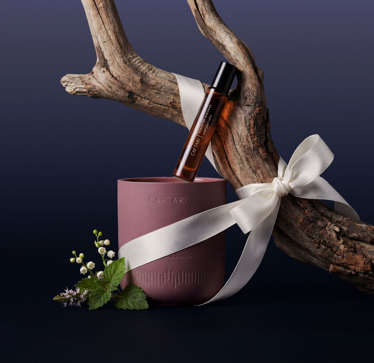 Oud Ritual gift set with candle and roll-on perfume oil, view 2